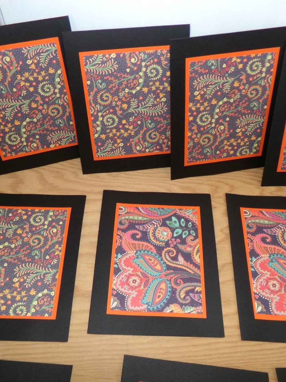 Set of 12 NWT Handmade Black Paisley Cards - Picture 2 of 5